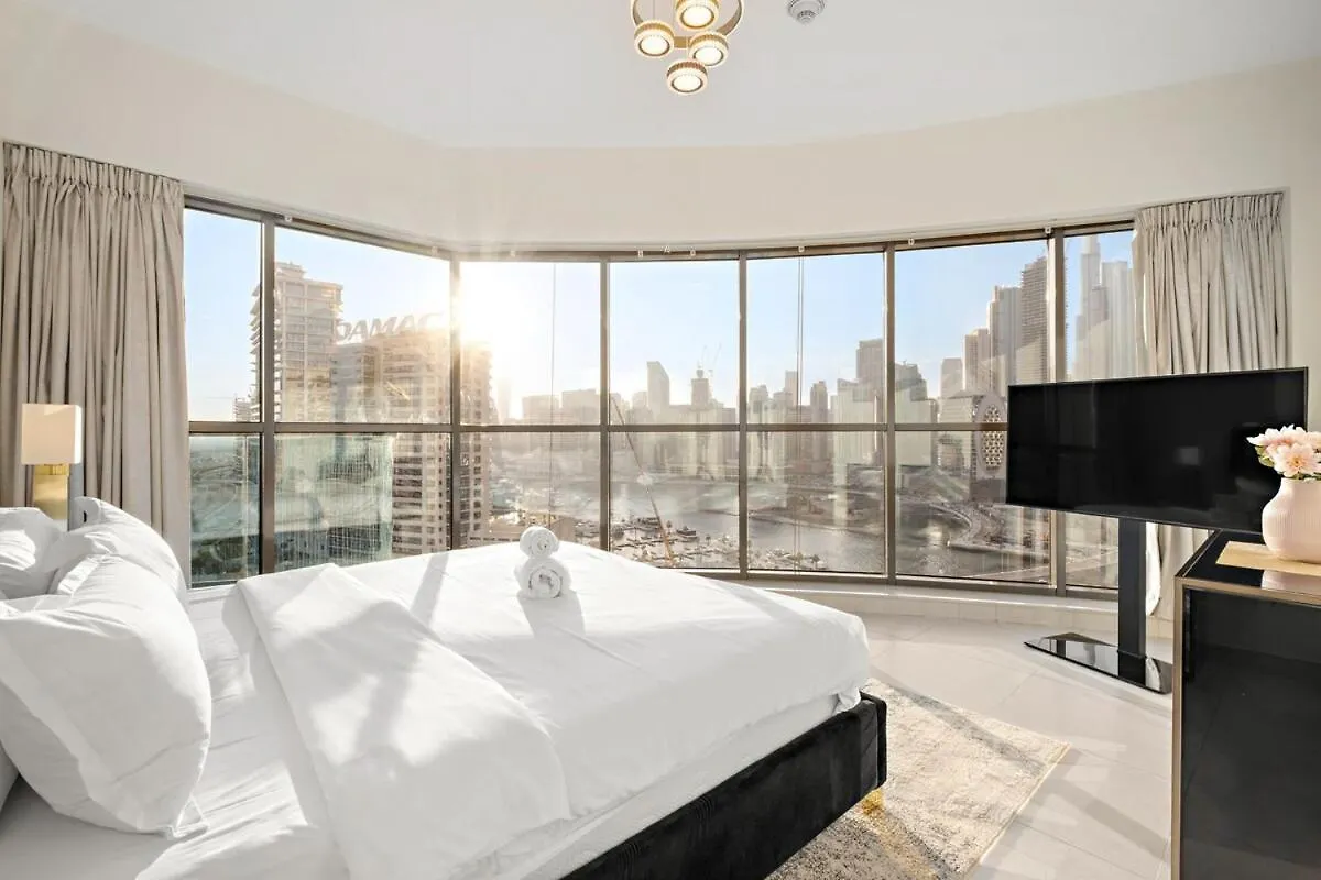 Elegant 2Br With Balcony And Burj Khalifa Skyline Views Apartment Dubai