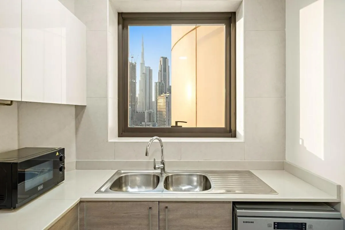 Elegant 2Br With Balcony And Burj Khalifa Skyline Views Apartment Dubai