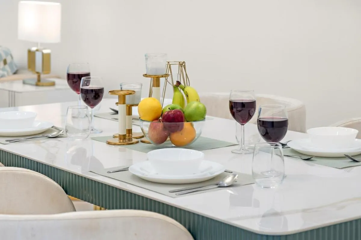 Elegant 2Br With Balcony And Burj Khalifa Skyline Views Apartment Dubai