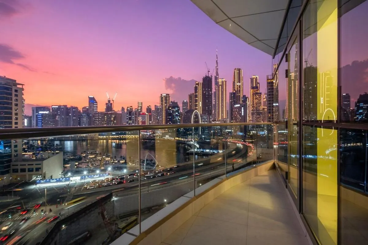 Elegant 2Br With Balcony And Burj Khalifa Skyline Views Apartment Dubai