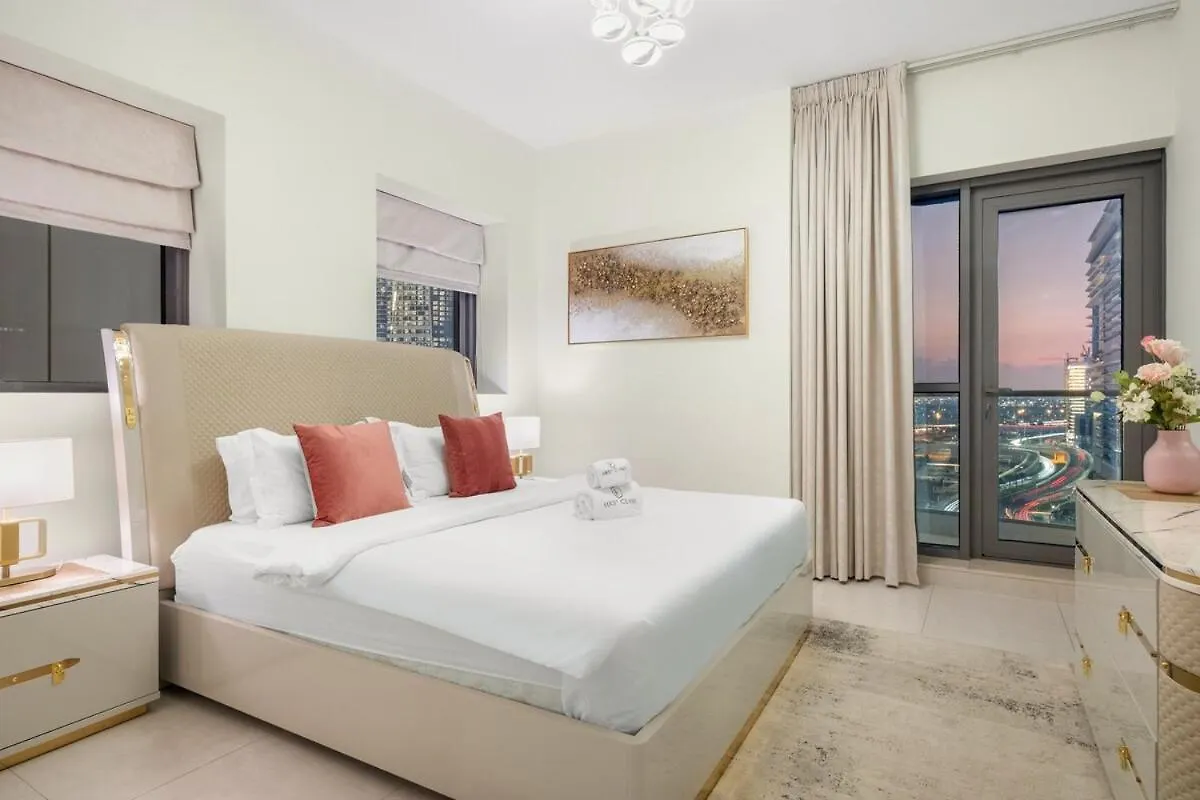 Elegant 2Br With Balcony And Burj Khalifa Skyline Views Apartment Dubai