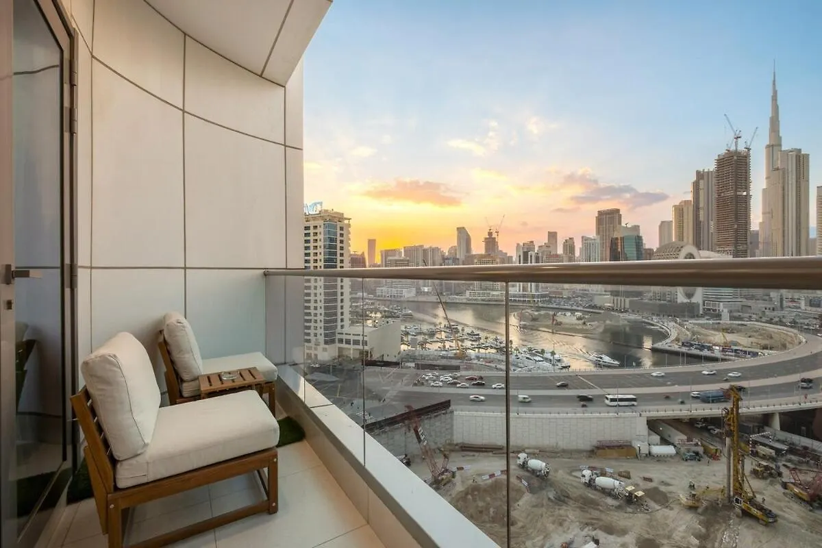 Elegant 2Br With Balcony And Burj Khalifa Skyline Views Apartment Dubai